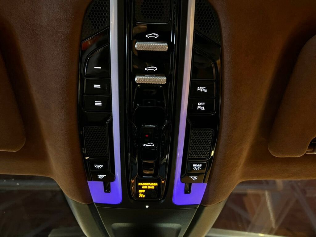 Used 2019 Porsche Panamera Turbo S Executive image 25