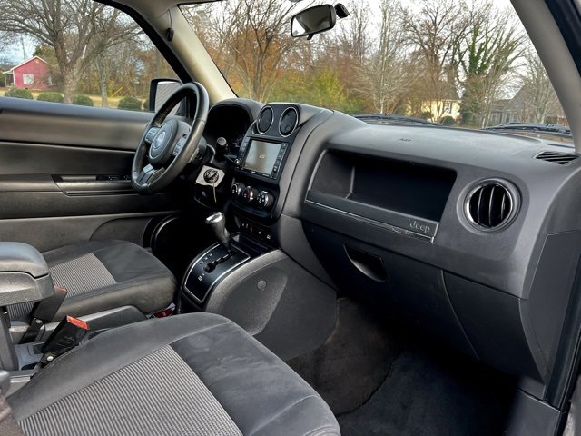 Used 2014 Jeep Patriot Latitude w/ Sun/Sound Group image 24