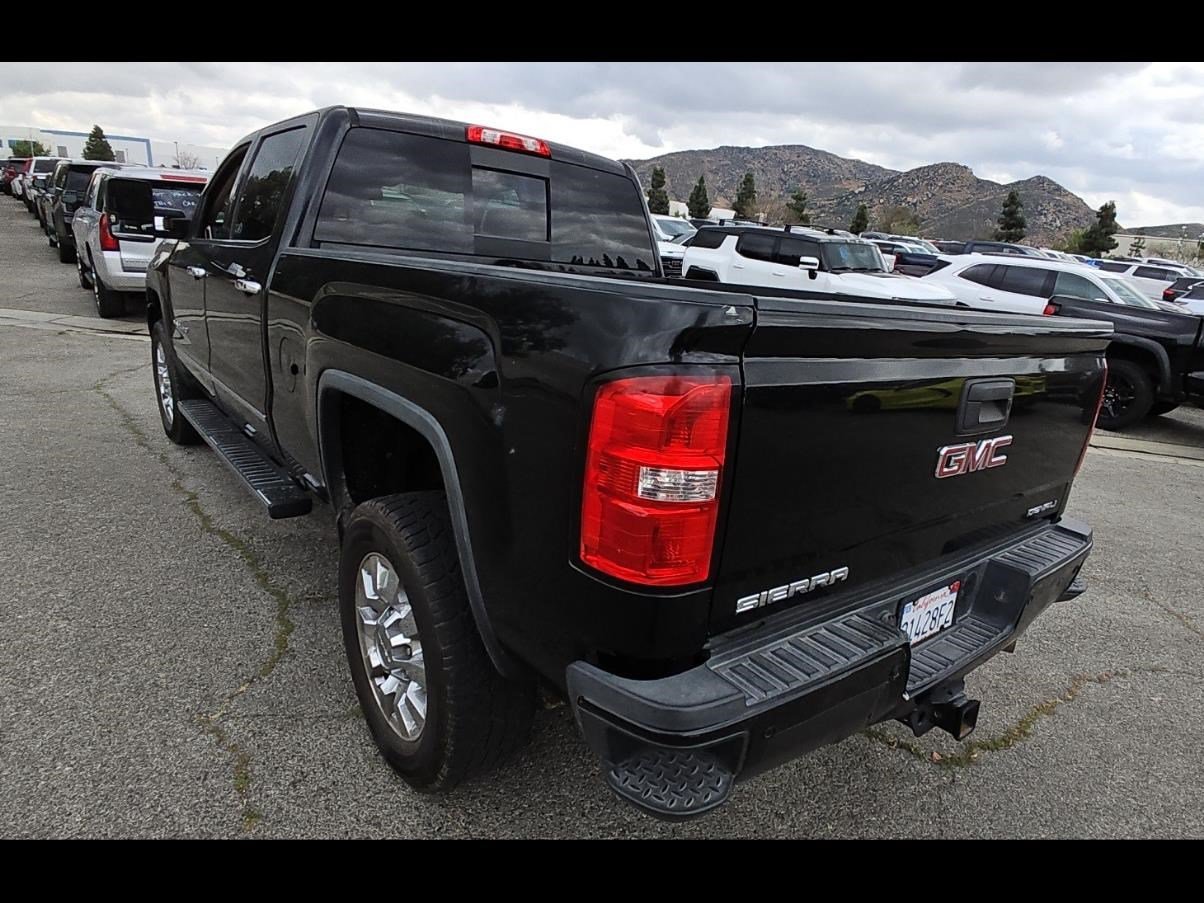 Used 2018 GMC Sierra 2500 Denali w/ Duramax Plus Package AWD/4WD image 6