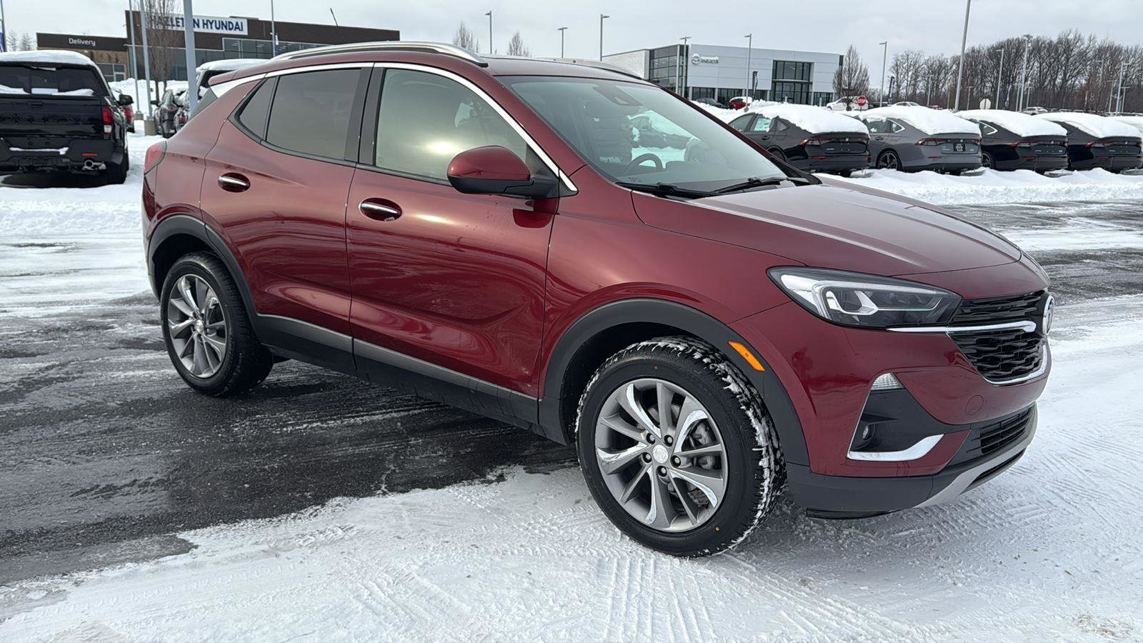 Used 2022 Buick Encore GX Essence w/ Experience Buick Package image 2