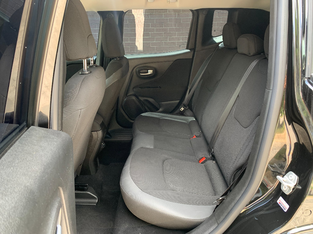 Used 2021 Jeep Renegade Latitude AWD/4WD image 24