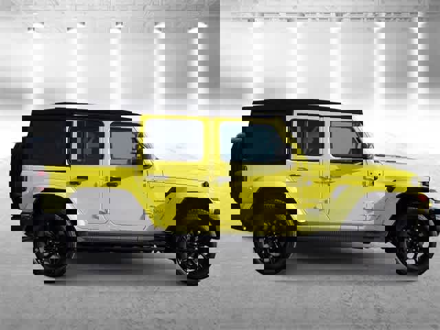 Used 2023 Jeep Wrangler Sahara w/ Cold Weather Group image 9