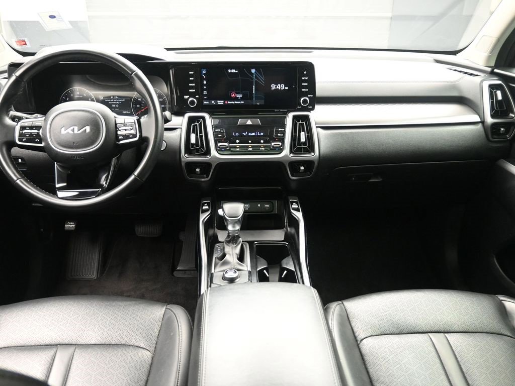 Used 2023 Kia Sorento S w/ Panoramic Sunroof Package image 9