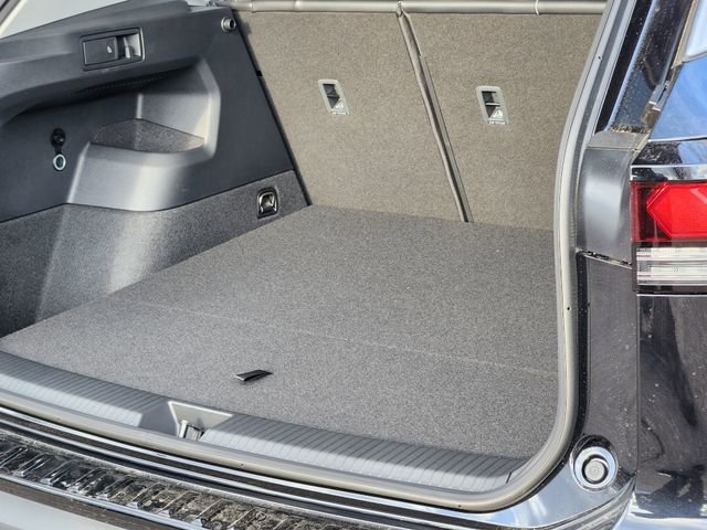 New 2026 Volkswagen Tiguan SE image 31