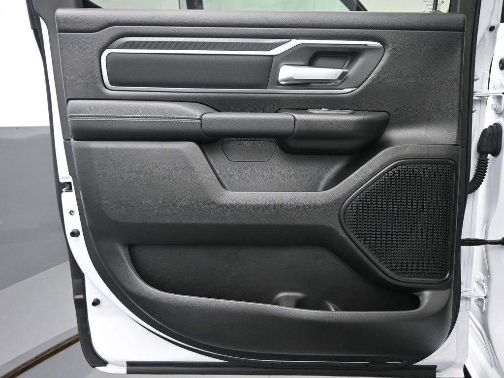 New 2026 RAM 1500 4x4 Crew Cab image 16