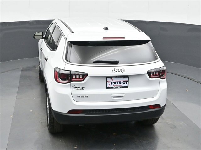 Used 2025 Jeep Compass Sport image 28