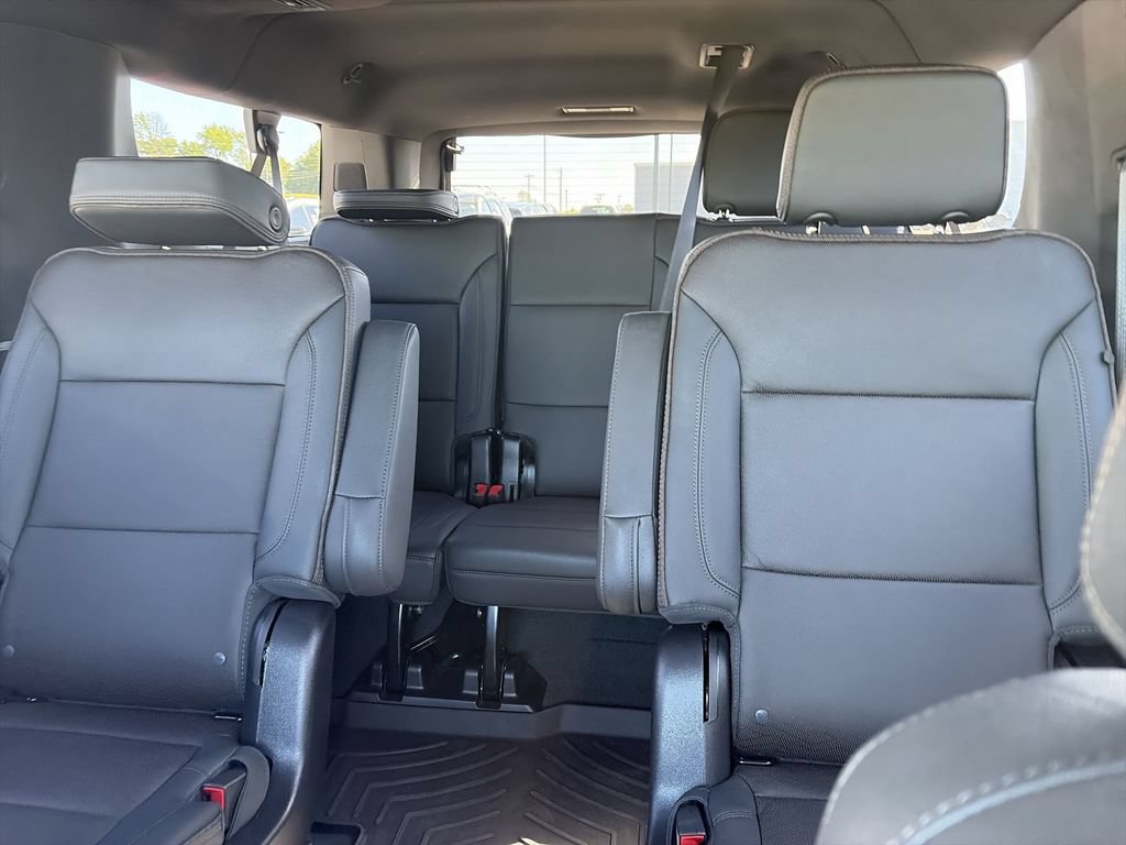 Used 2024 Chevrolet Suburban High Country AWD/4WD image 23