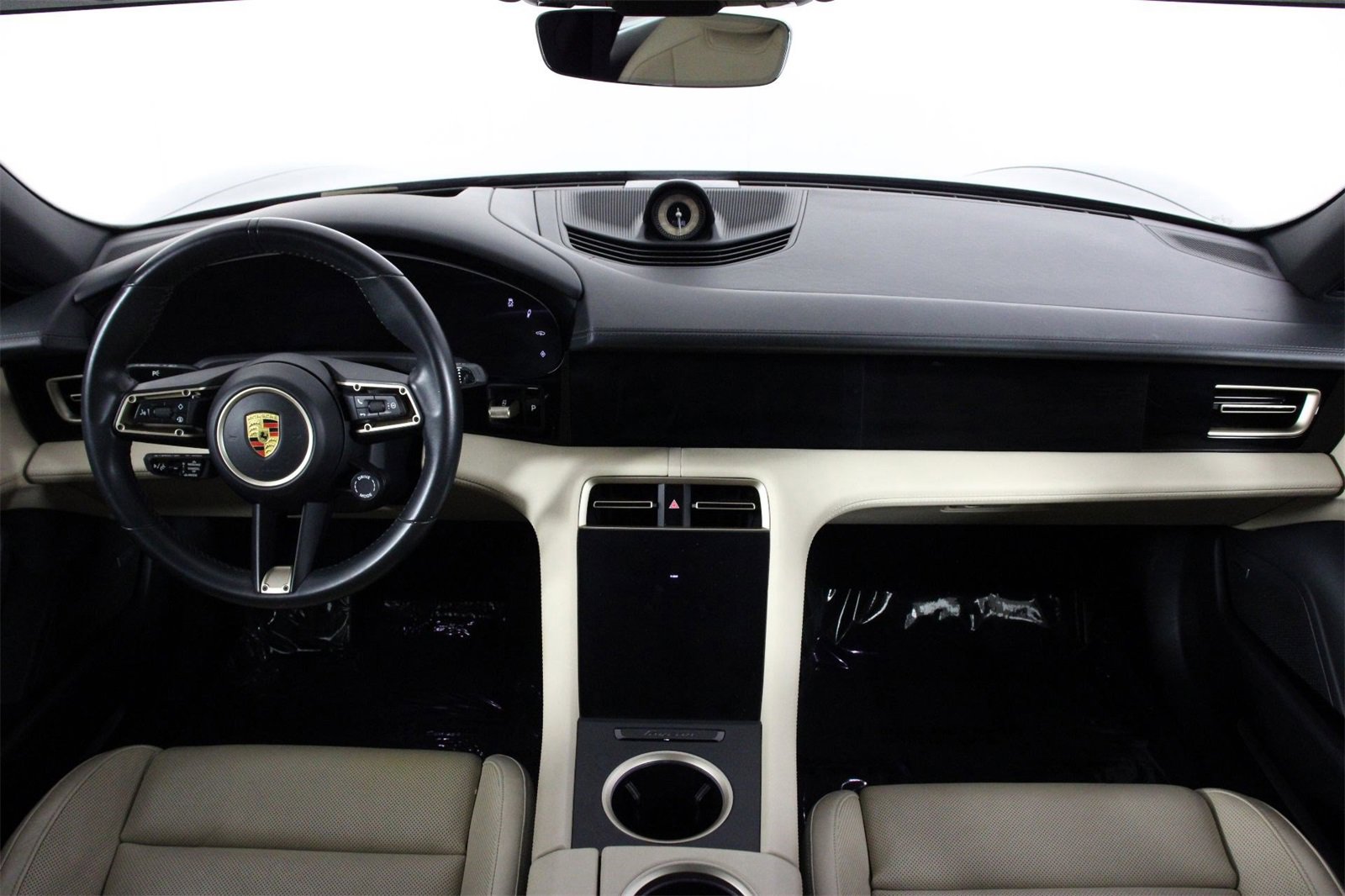 Used 2022 Porsche Taycan 4S image 11