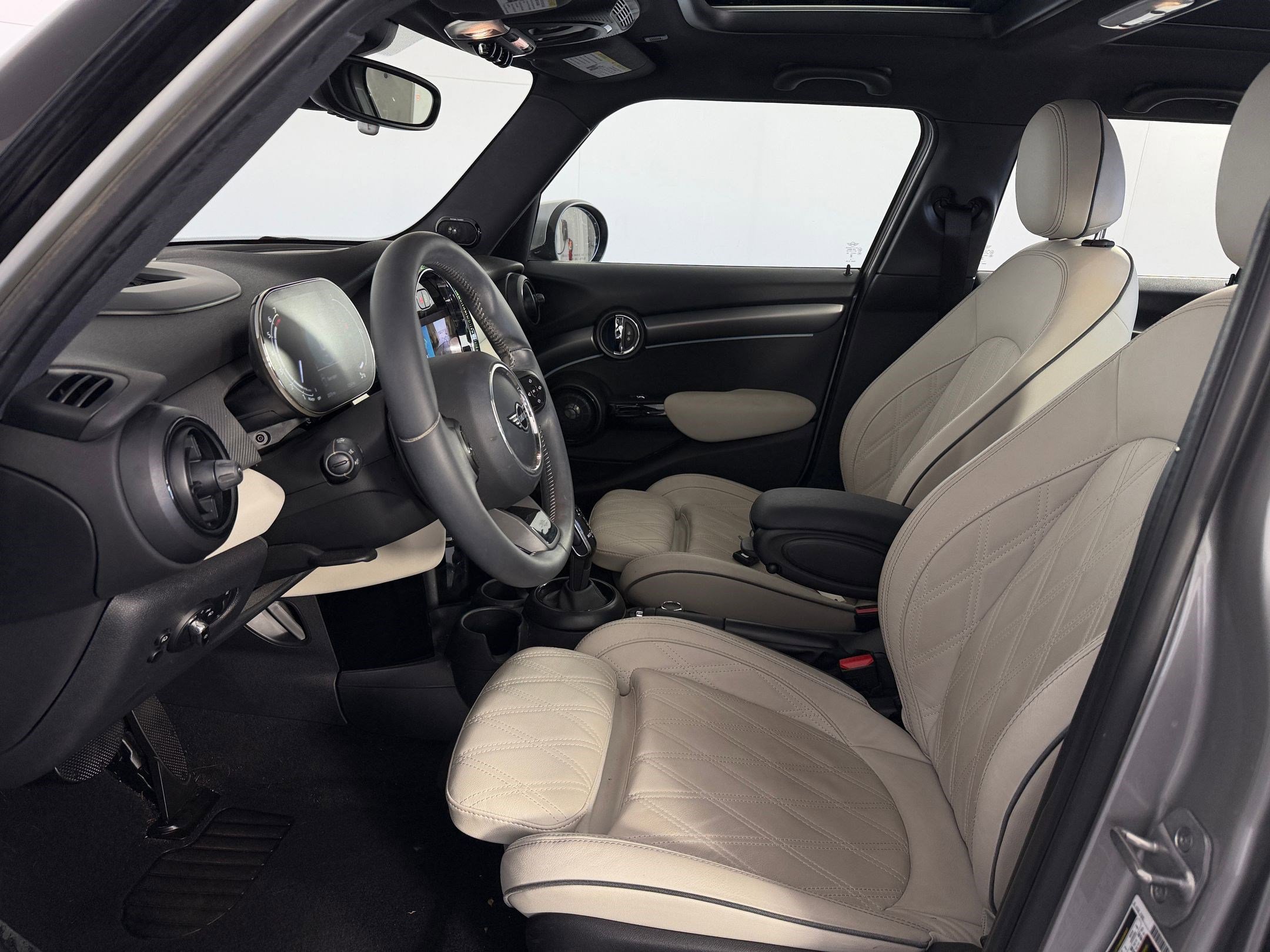 Used 2024 MINI Cooper S FWD image 5