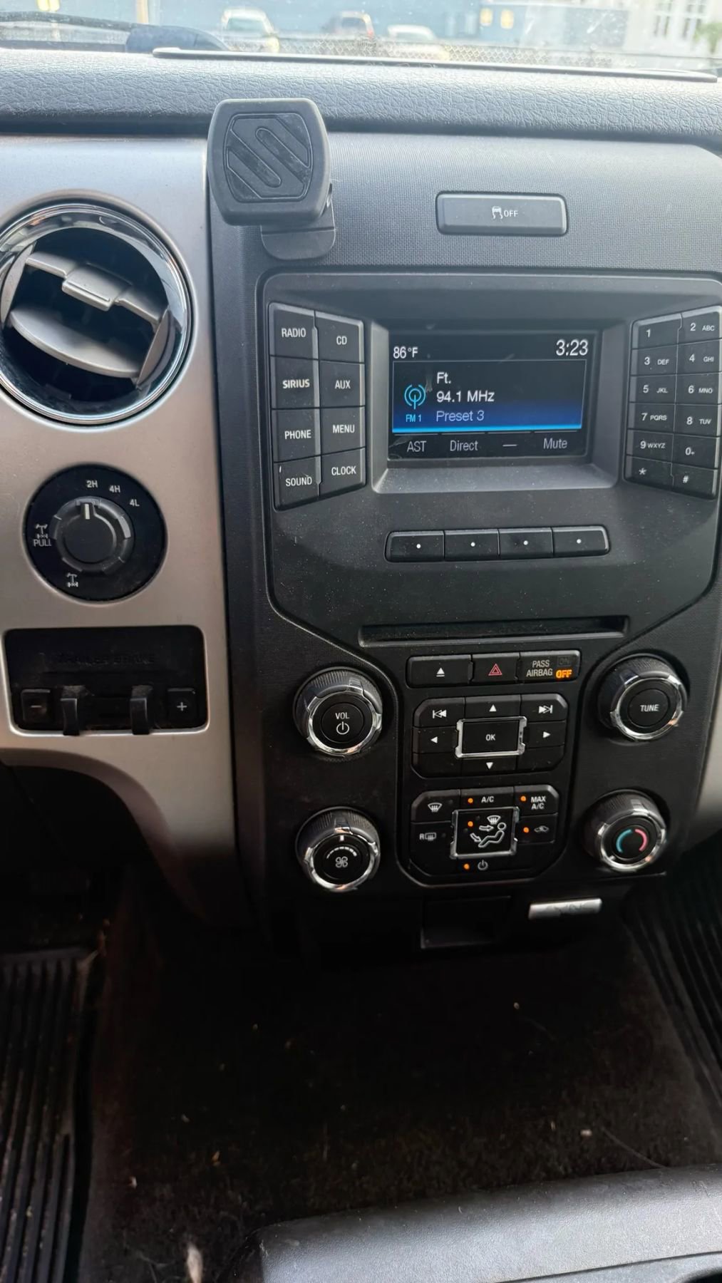 Used 2014 Ford F150 XLT w/ Equipment Group 302A Luxury image 14