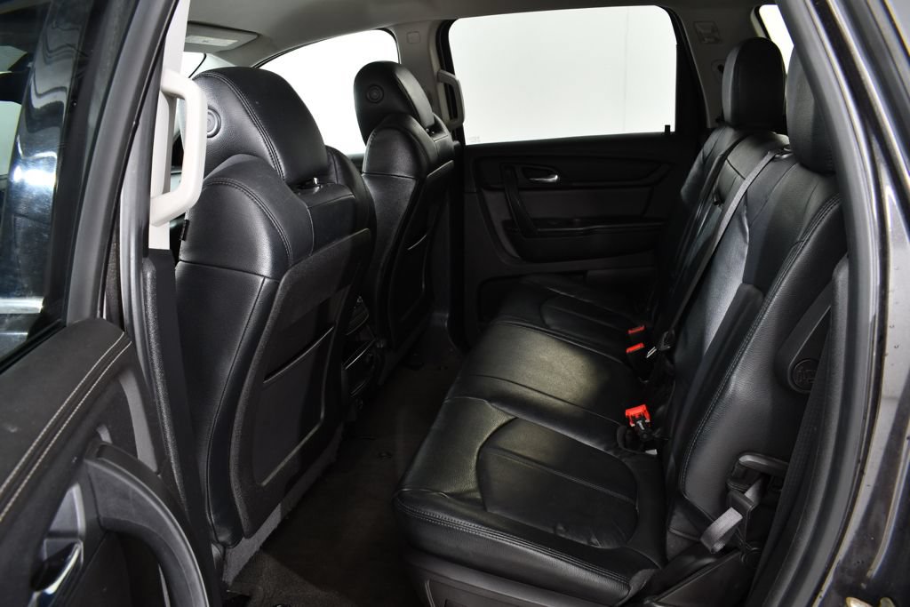 Used 2017 Chevrolet Traverse LT w/ Style and Technology Package FWD image 16