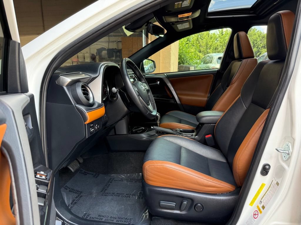 Used 2017 Toyota RAV4 SE FWD image 10