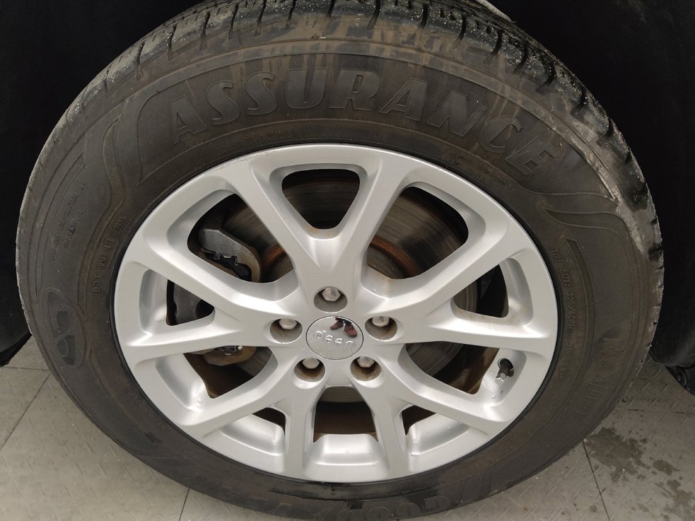 Used 2017 Jeep Cherokee Latitude image 31