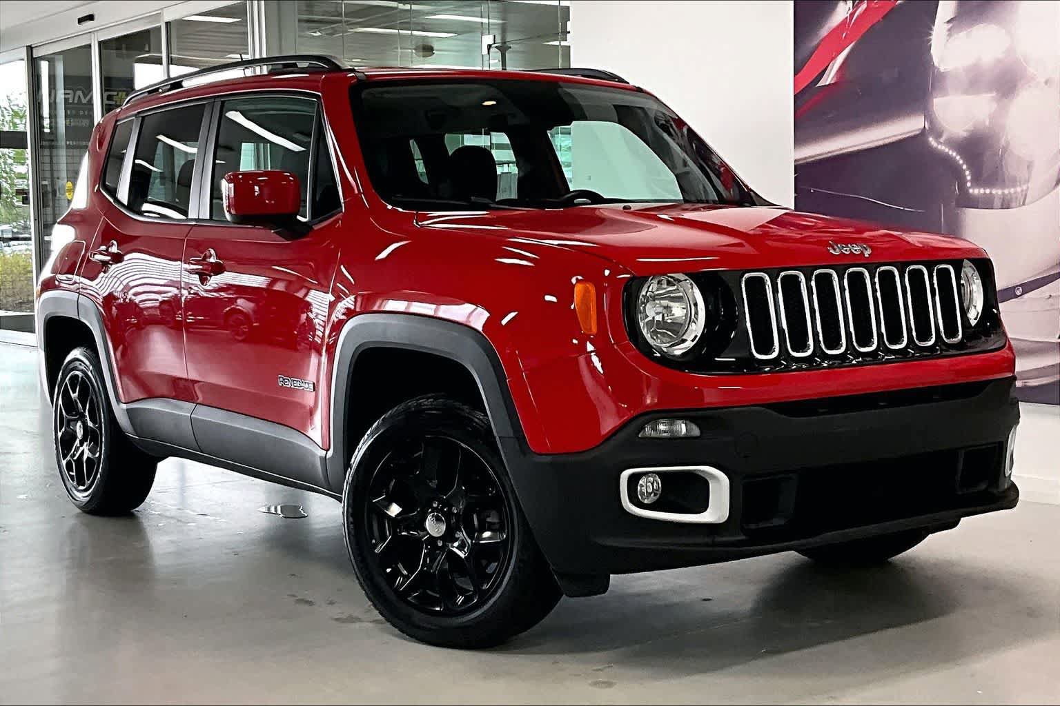 Used 2018 Jeep Renegade Latitude w/ Cold Weather Group AWD/4WD image 19