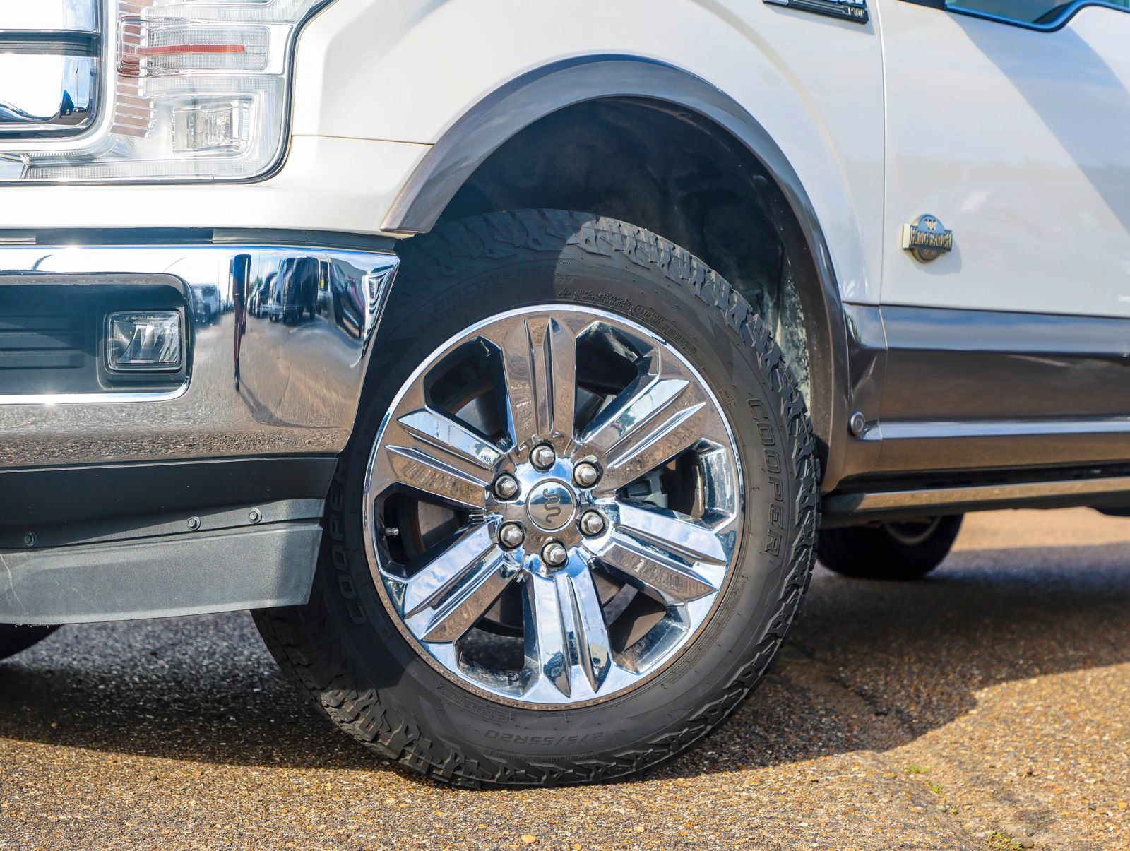 Used 2018 Ford F150 King Ranch w/ Equipment Group 601A Luxury AWD/4WD image 2