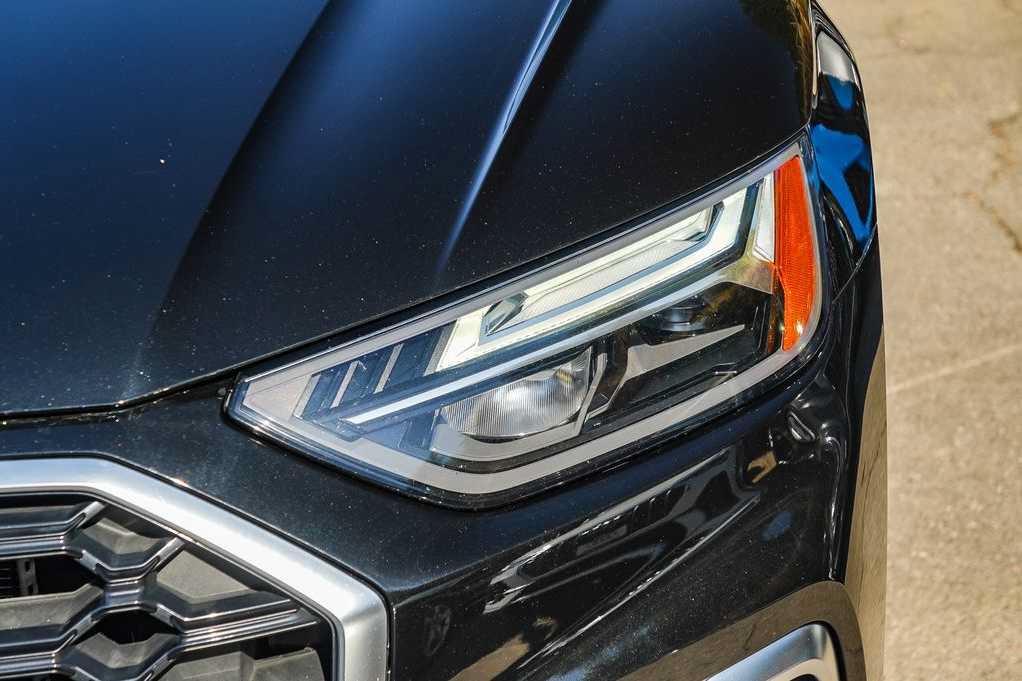 Used 2023 Audi Q5 e Premium w/ Convenience Package AWD/4WD image 8