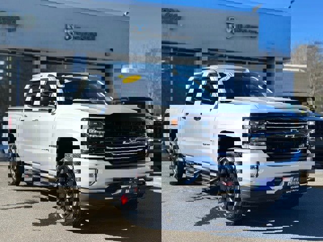 Used 2018 Chevrolet Silverado 1500 LTZ Z71 w/ Redline Edition image 7