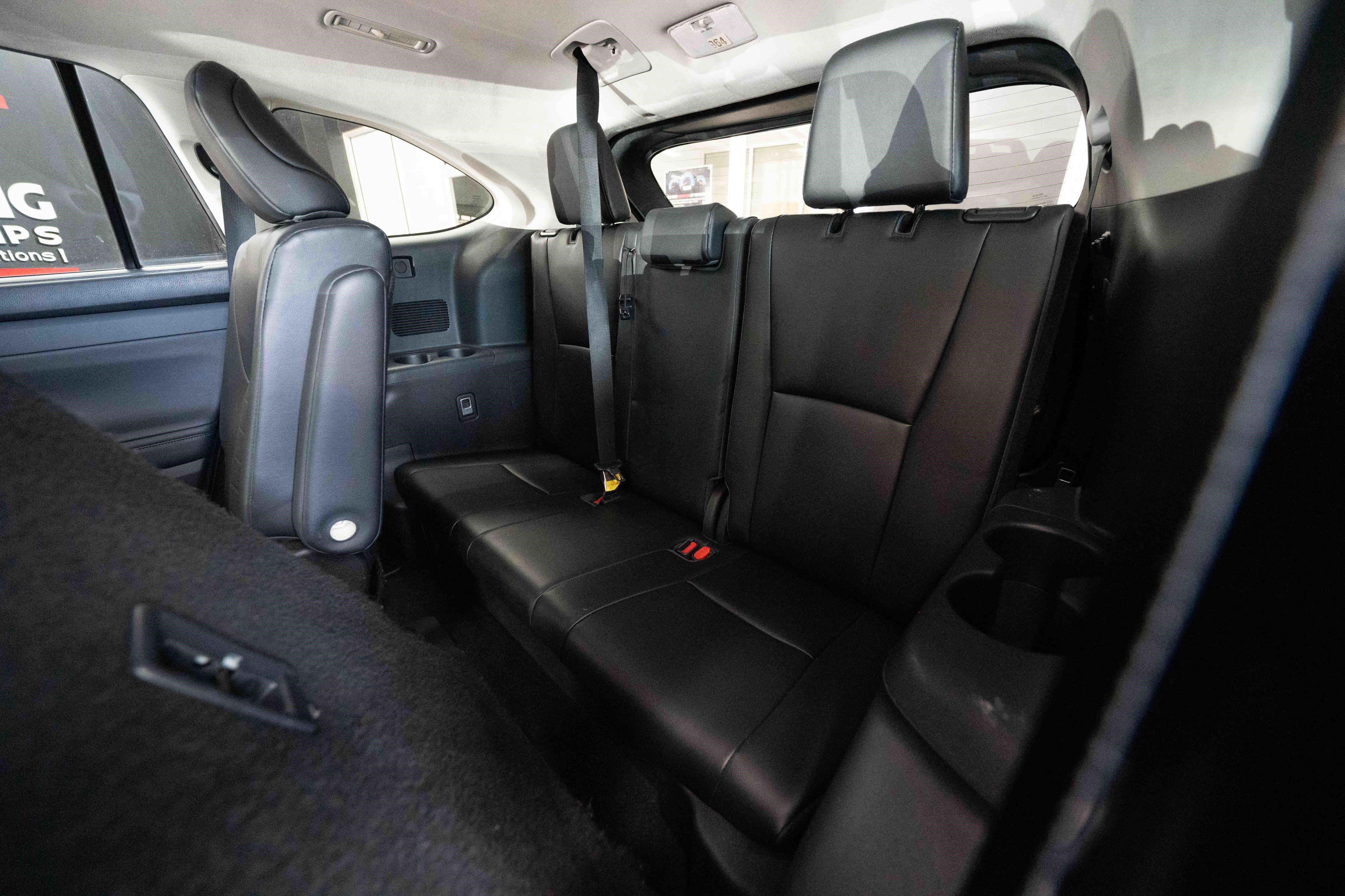 Used 2023 Toyota Highlander XLE AWD/4WD image 24