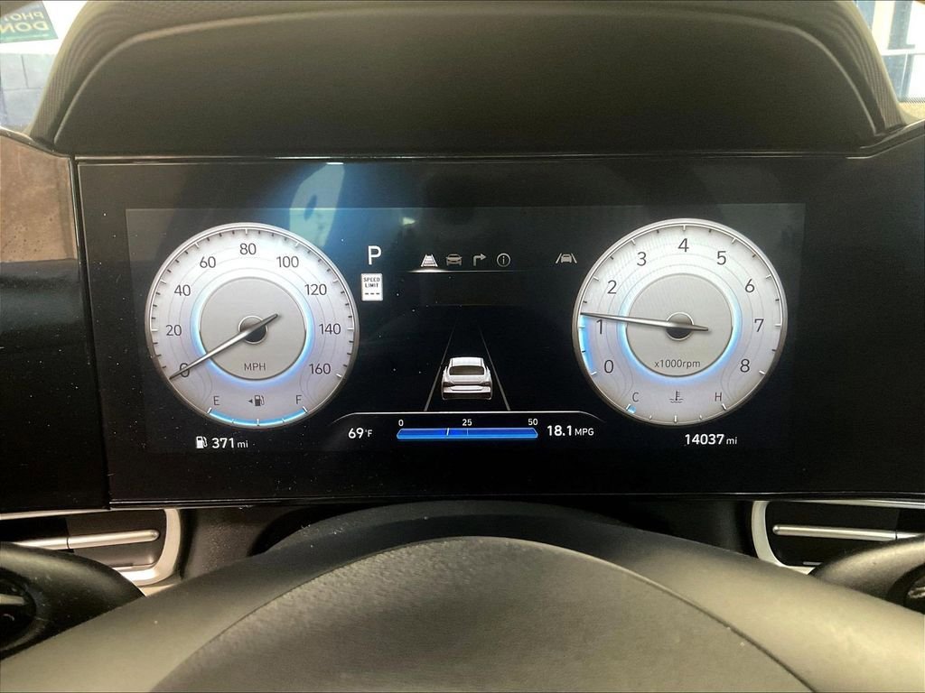Certified 2025 Hyundai Elantra Limited FWD image 25