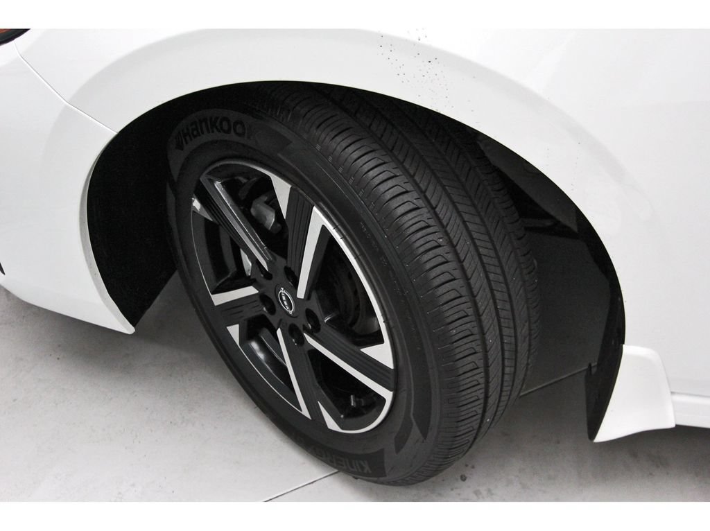 Used 2025 Nissan Sentra SV FWD image 29
