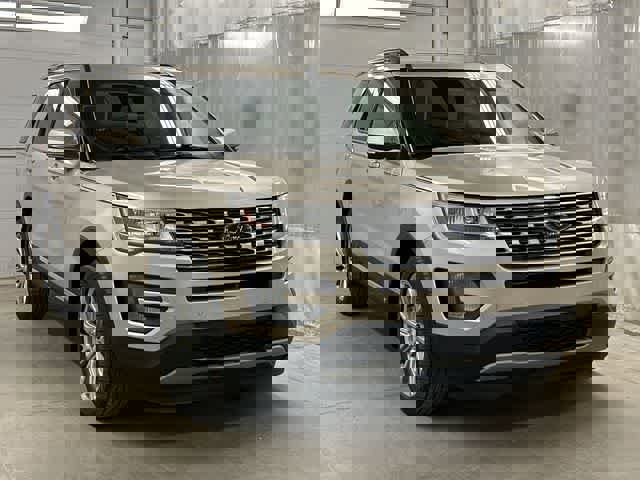 Used 2017 Ford Explorer Limited image 33