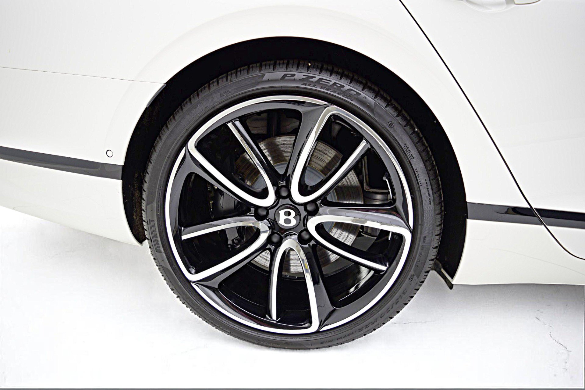 Used 2024 Bentley Flying Spur Azure AWD/4WD image 48