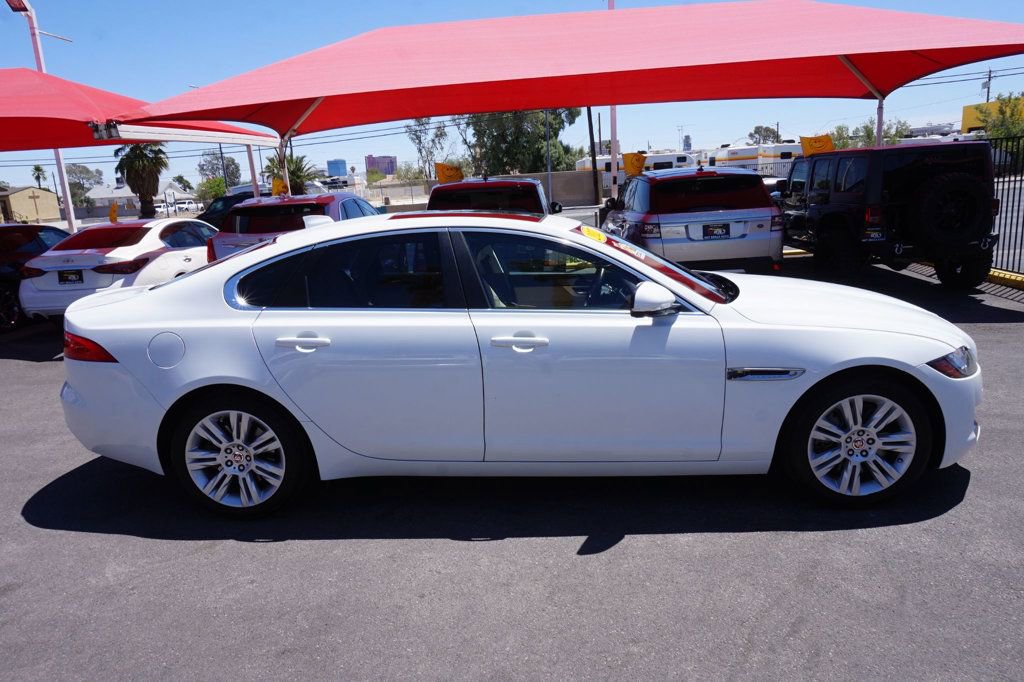 Used 2017 Jaguar XF RWD image 5
