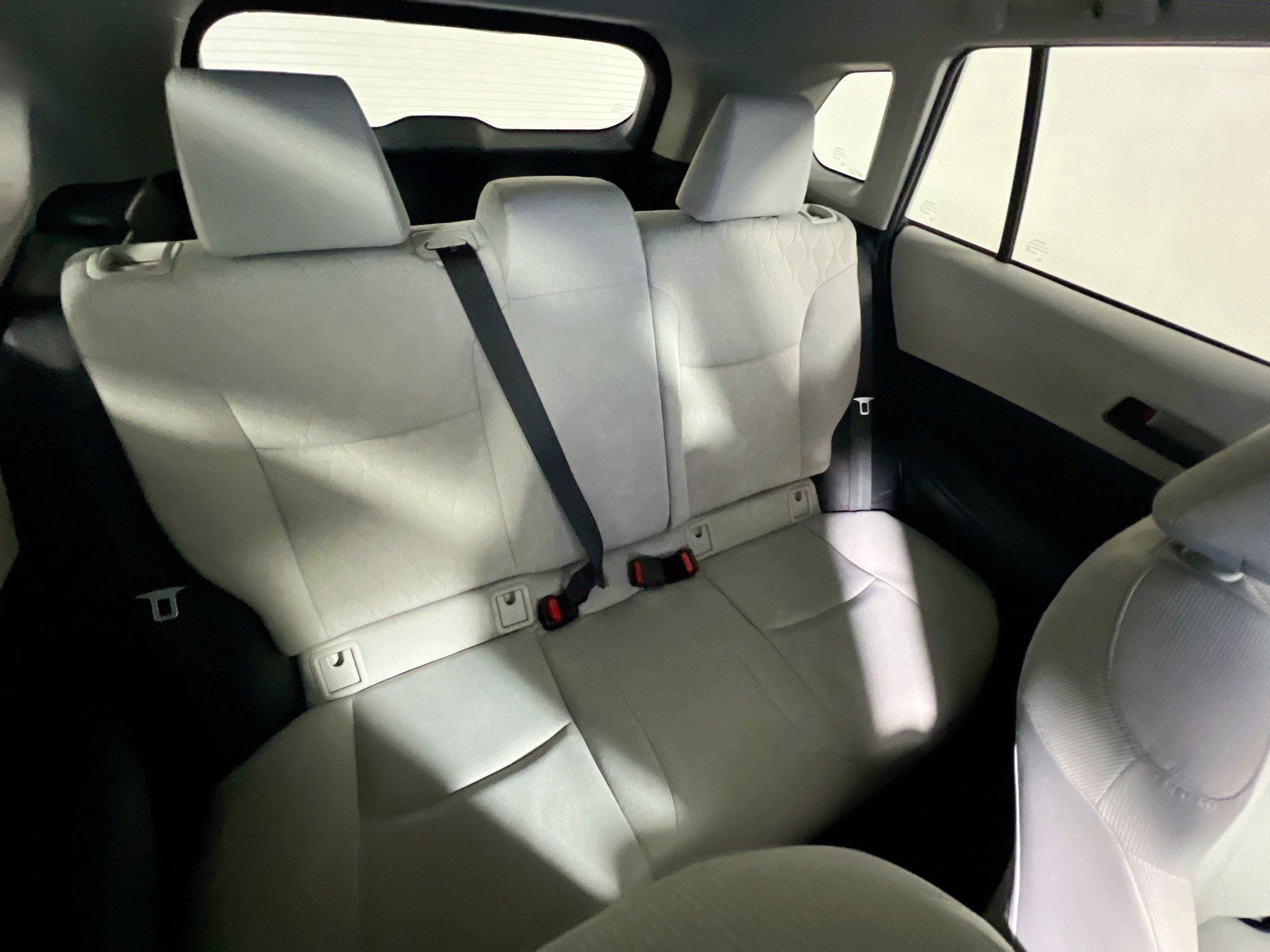 Used 2024 Toyota Corolla Cross L image 32