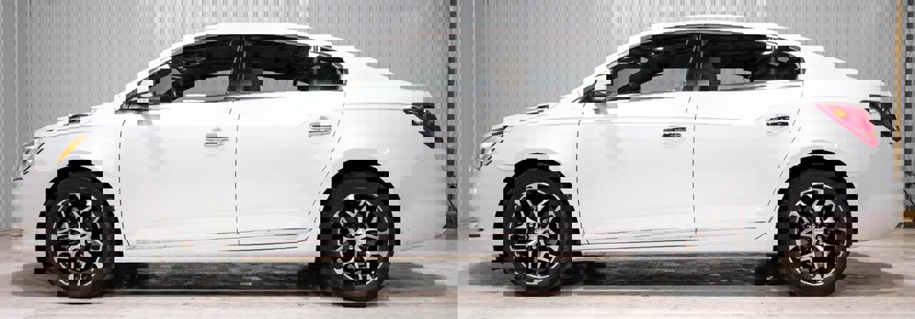 Used 2016 Buick LaCrosse Sport Touring image 2