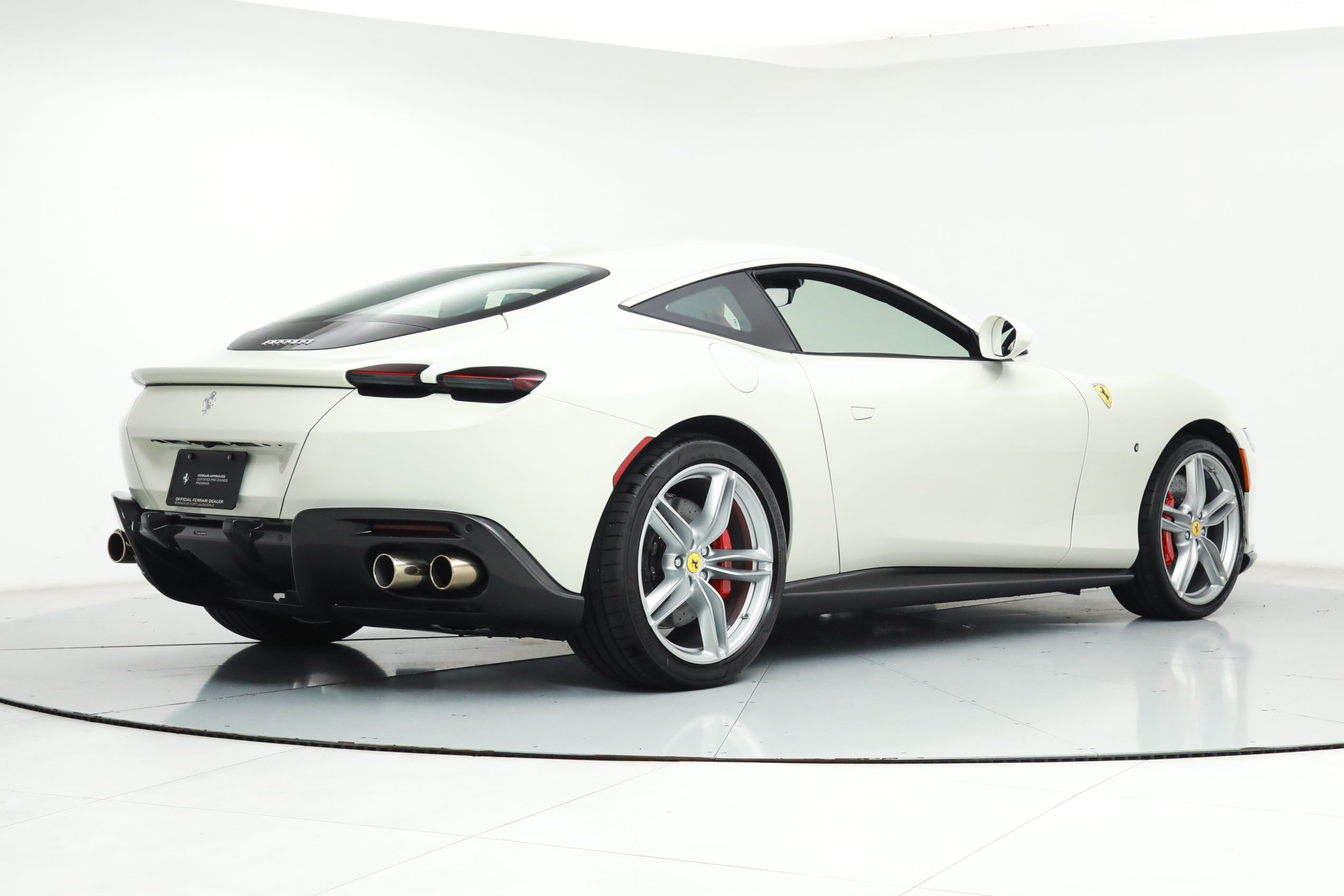 Certified 2024 Ferrari Roma RWD image 3