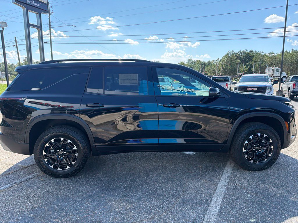 New 2027 Chevrolet Traverse Z71 w/ Enhanced Driving Package AWD/4WD image 6