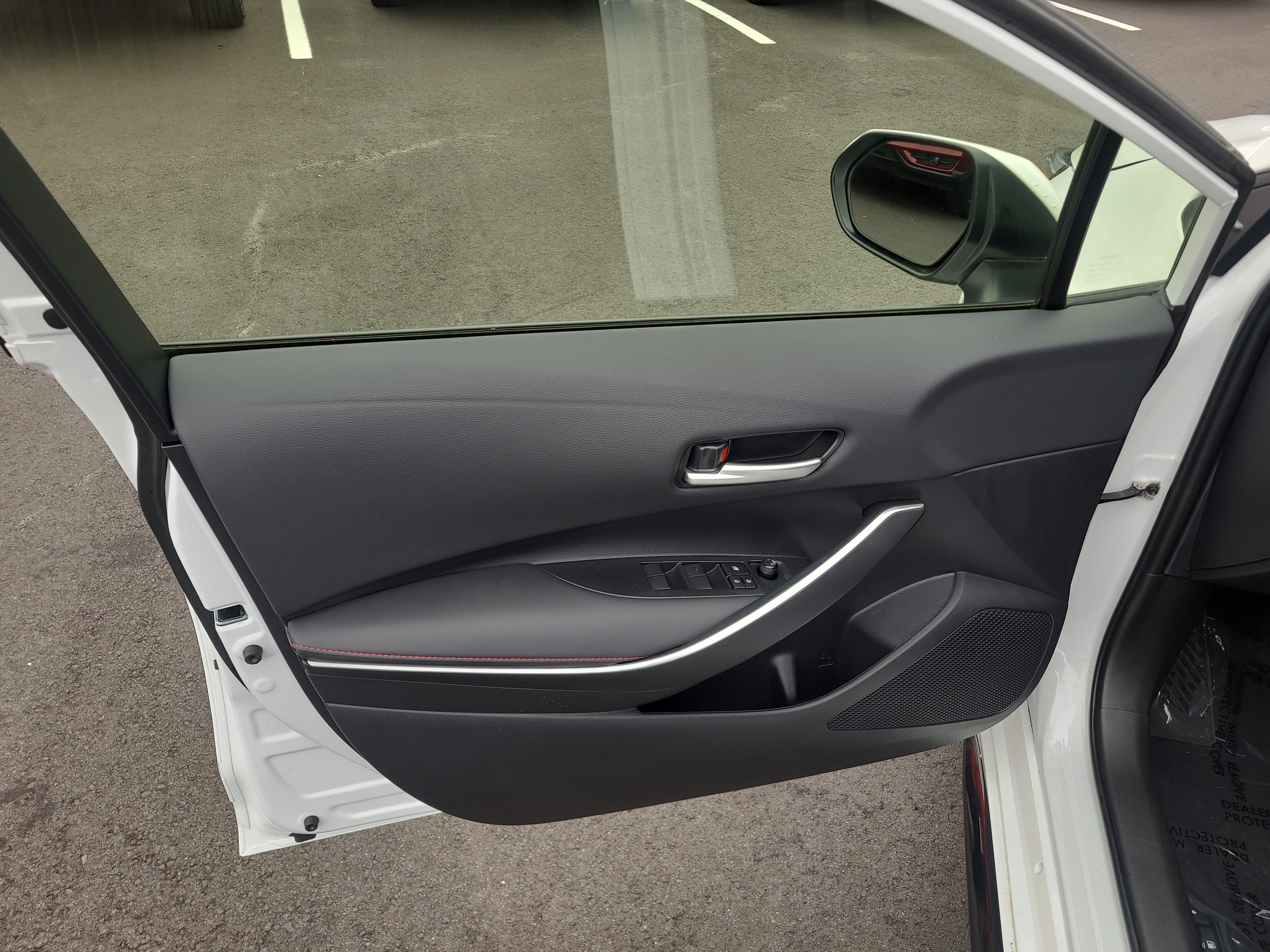 Certified 2023 Toyota Corolla SE w/ Carpet Mat Package (TMS) FWD image 14
