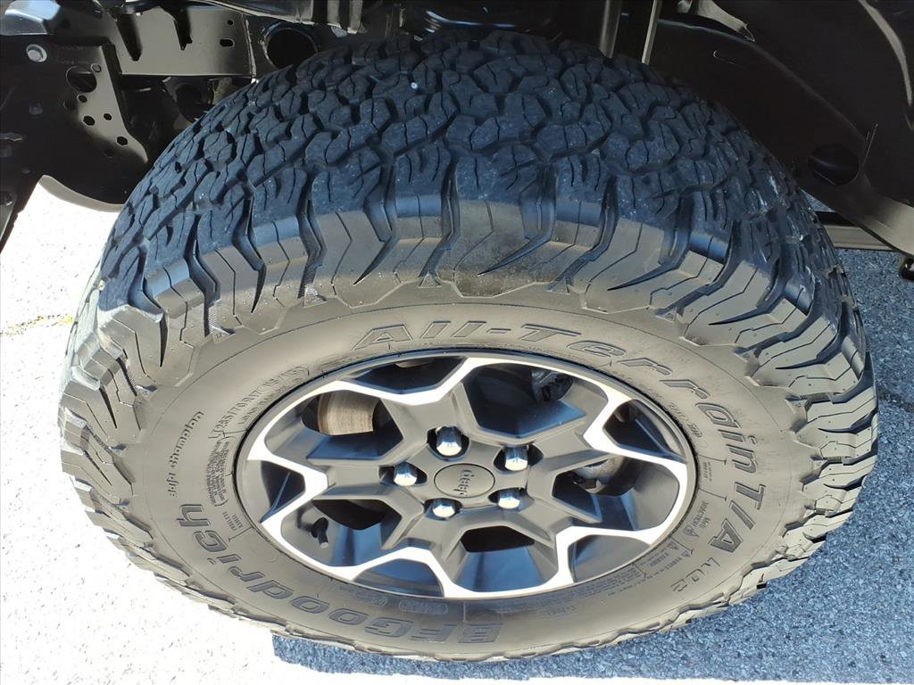 Used 2023 Jeep Wrangler Unlimited Rubicon 4xe w/ Steel Bumper Group AWD/4WD image 10