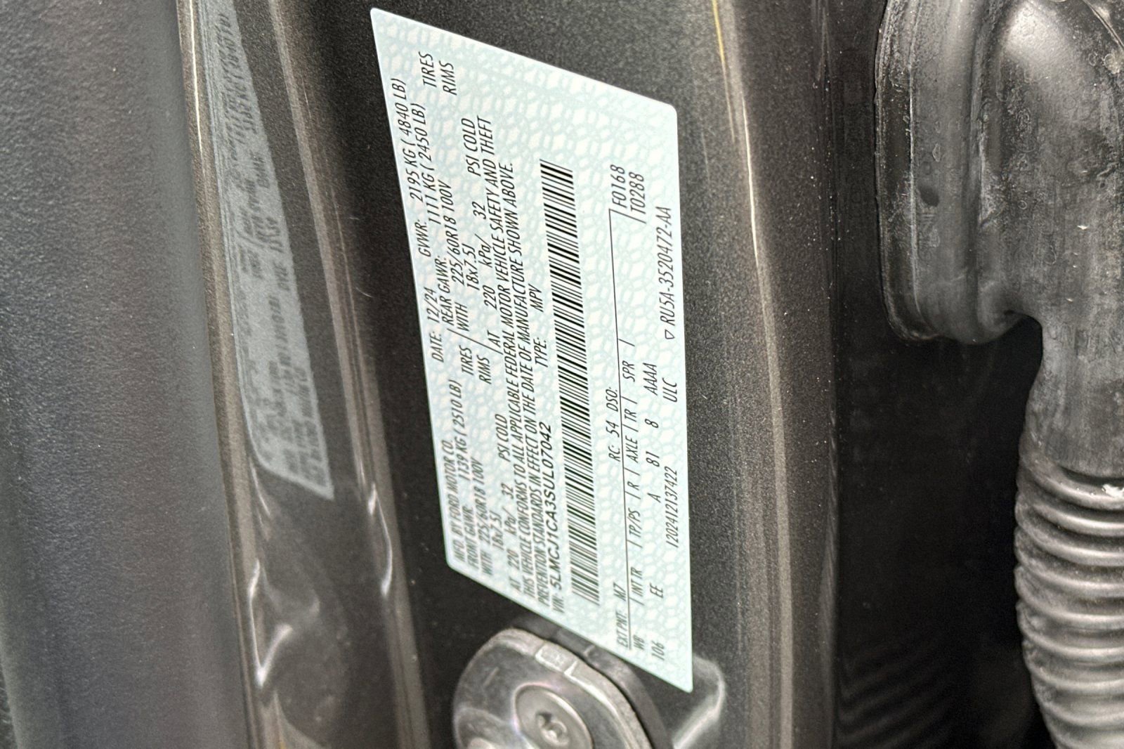 Used 2025 Lincoln Corsair FWD w/ Rear Removable Package Tray image 25