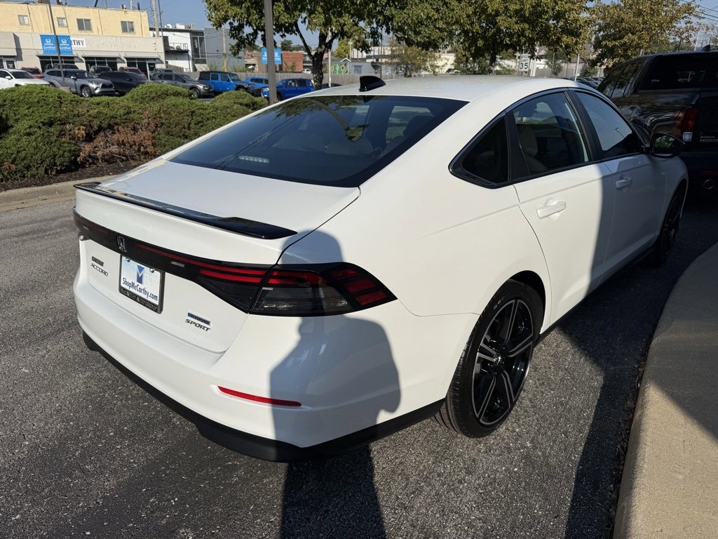 Used 2025 Honda Accord Sport image 12