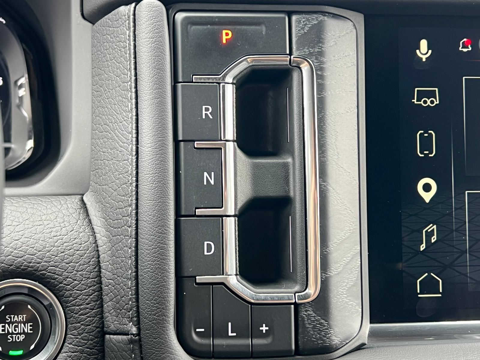 Used 2023 GMC Yukon XL Denali AWD/4WD image 40