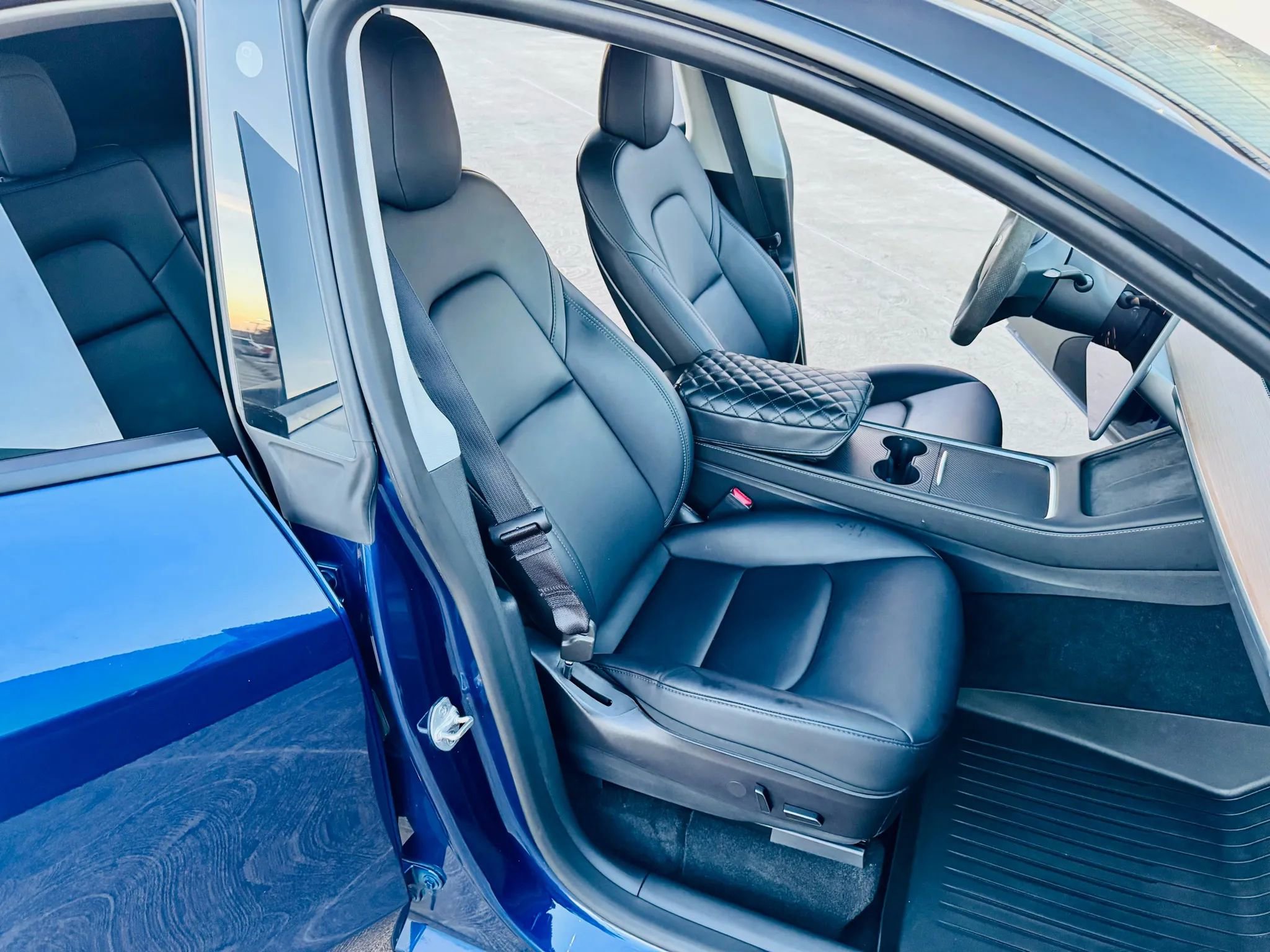 Used 2023 Tesla Model Y Performance image 23