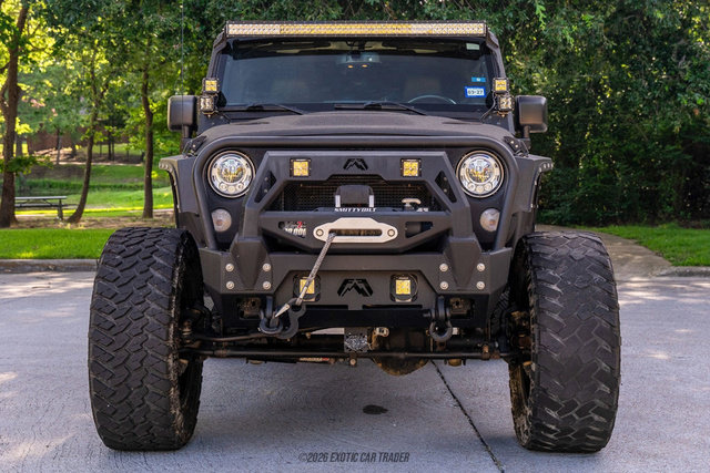 Used 2017 Jeep Wrangler Unlimited Rubicon w/ Connectivity Group AWD/4WD image 11