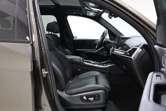 Used 2024 BMW X5 xDrive40i w/ M Sport Package AWD/4WD image 48