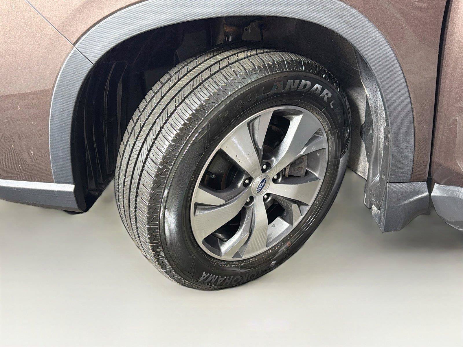Used 2021 Subaru Ascent Premium w/ Convenience Package AWD/4WD image 37