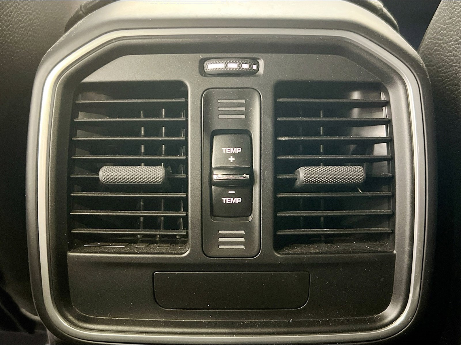 Used 2021 Porsche Macan image 19