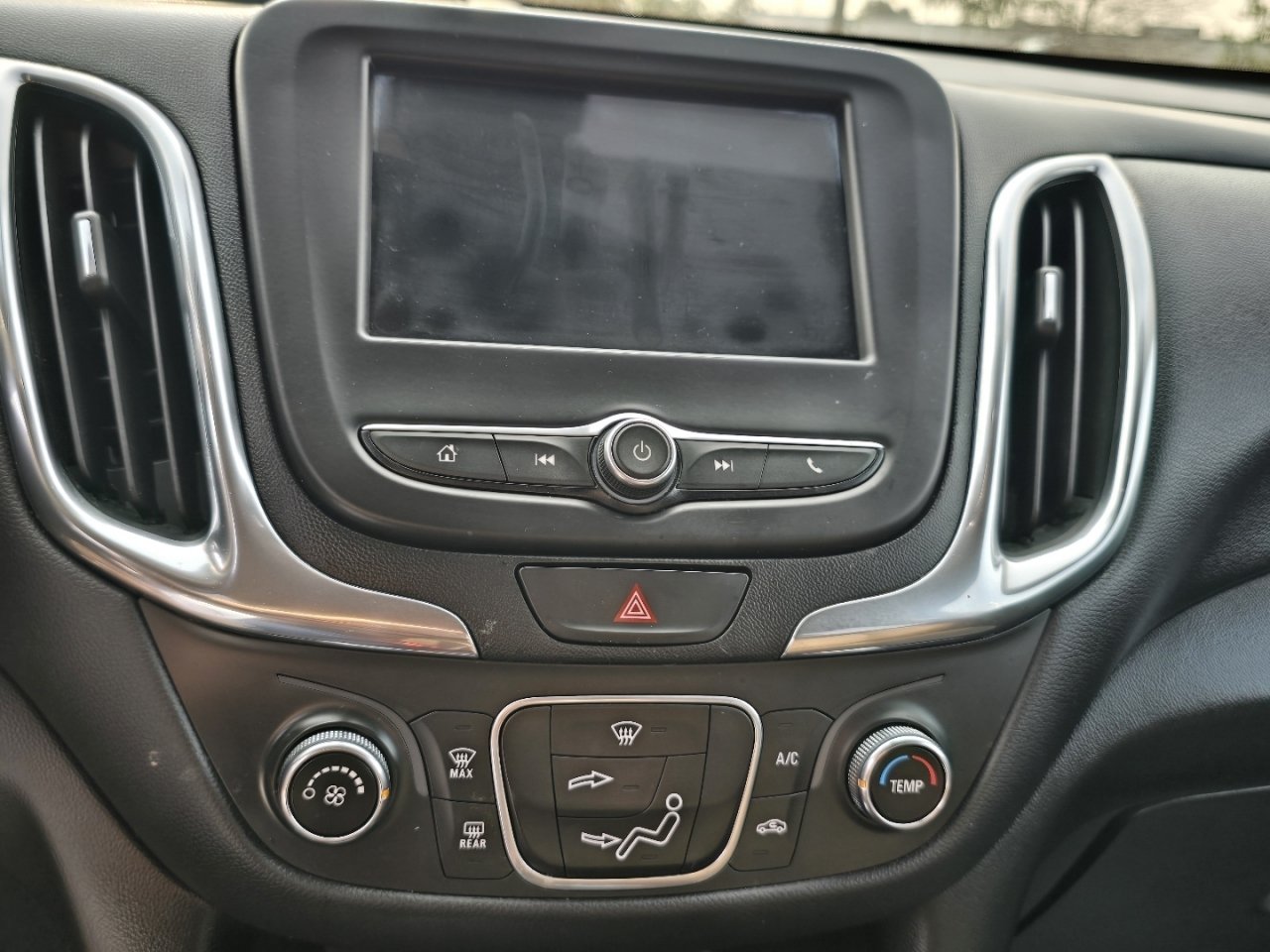 Used 2019 Chevrolet Equinox LT FWD image 19