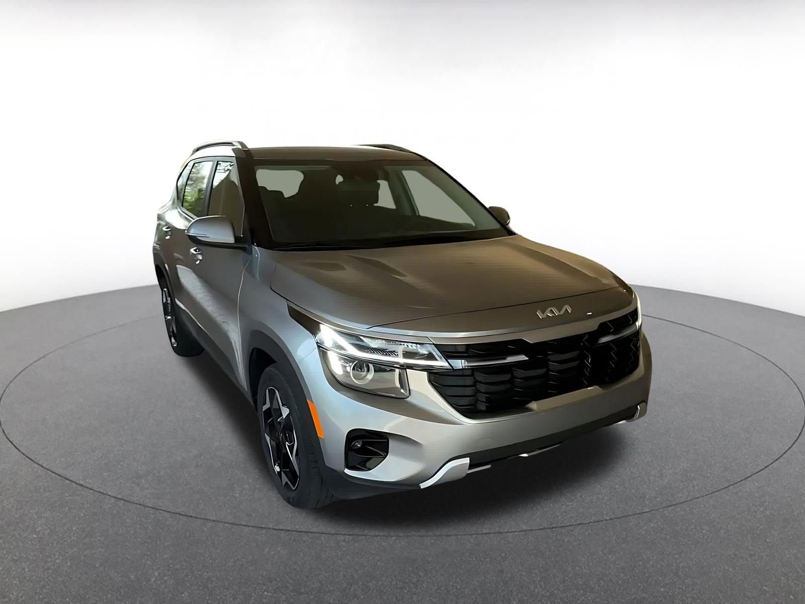 Used 2025 Kia Seltos S FWD image 3