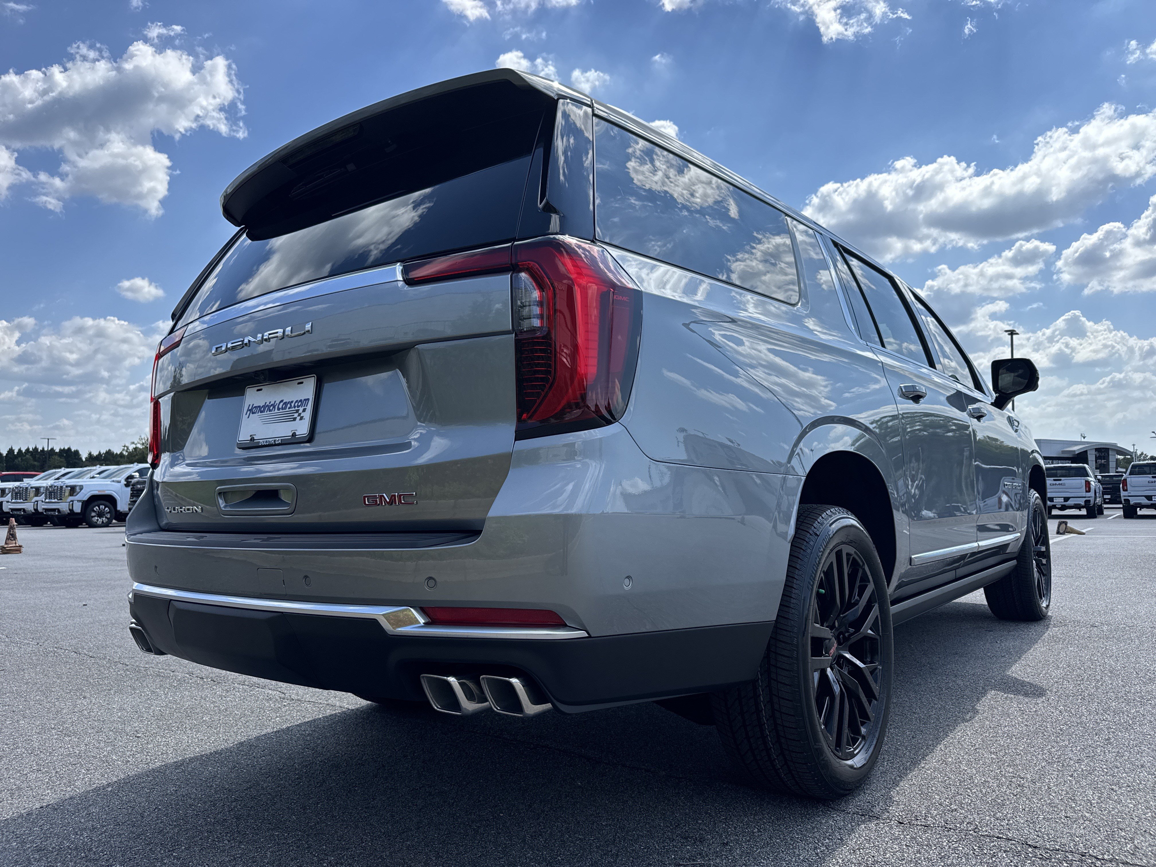 New 2026 GMC Yukon XL Denali w/ Sun & Power Step Package AWD/4WD image 10