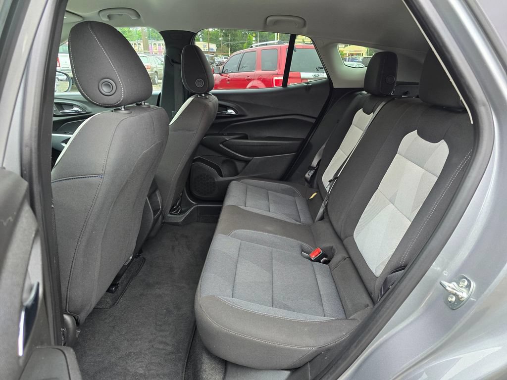 Used 2024 Chevrolet Trax LS w/ LS Convenience Package FWD image 14