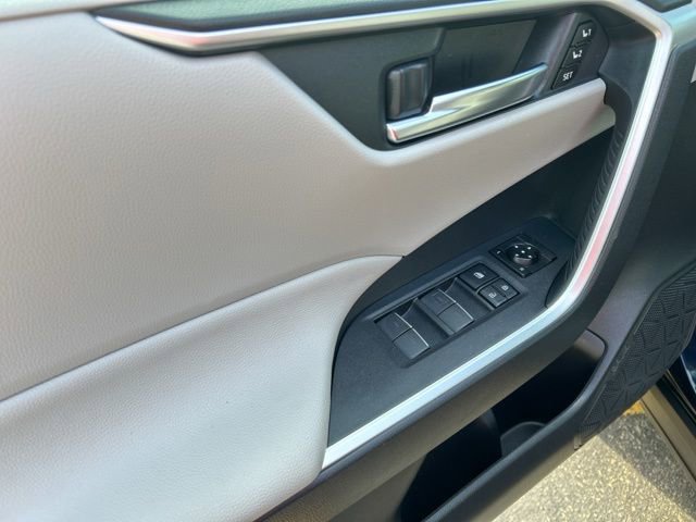 Used 2023 Toyota RAV4 XLE Premium image 27