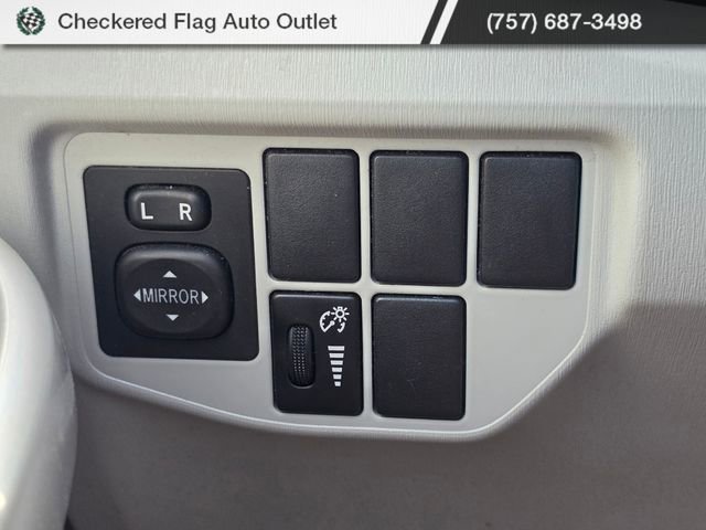 Used 2013 Toyota Prius Four image 10