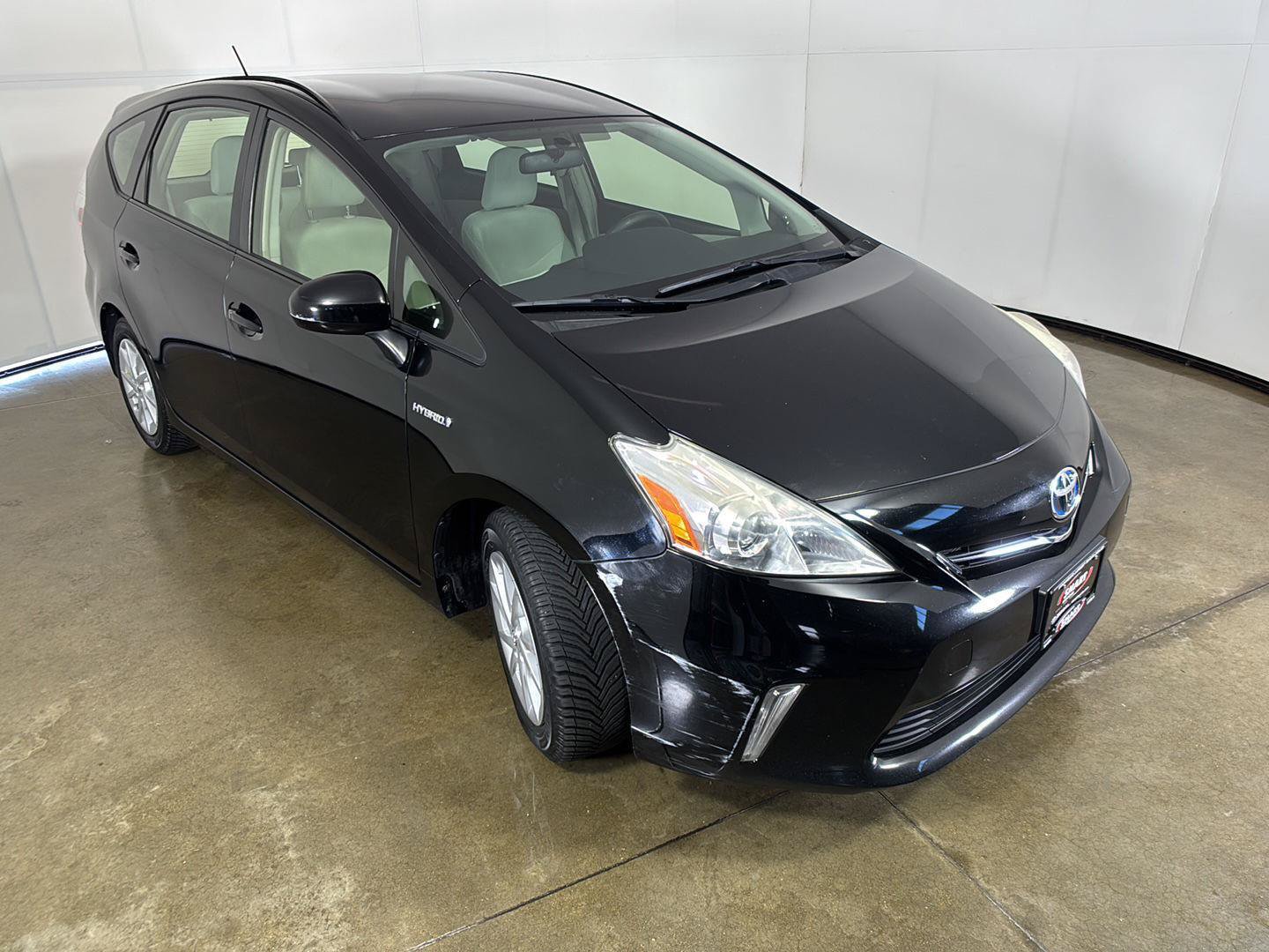 Used 2014 Toyota Prius V Three FWD image 7