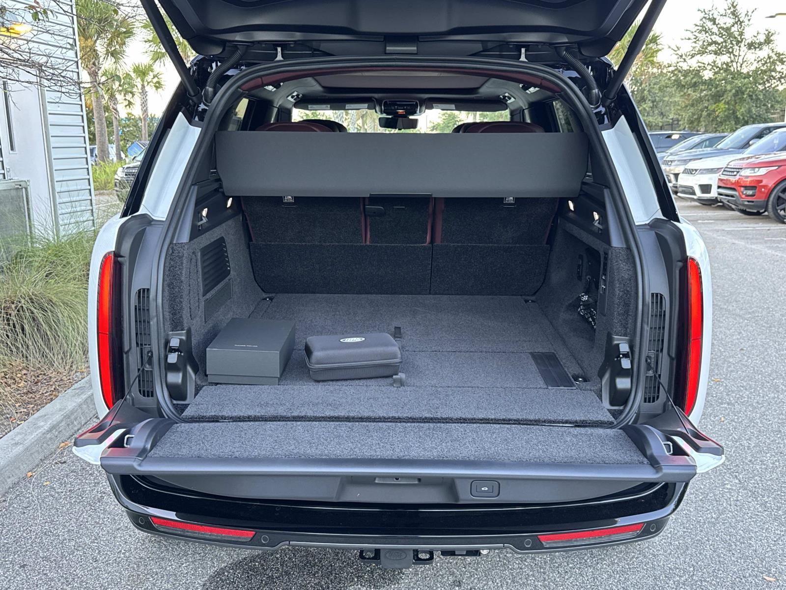 New 2025 Land Rover Range Rover Autobiography image 11