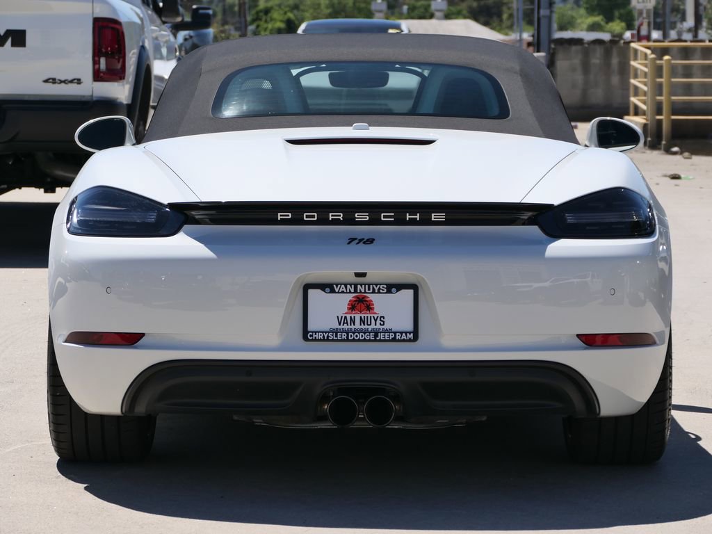 Used 2024 Porsche 718 Boxster RWD image 4
